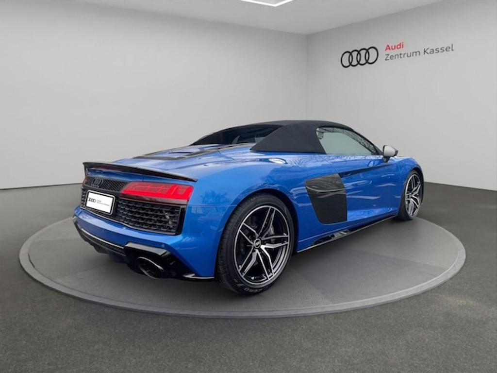Audi R8
