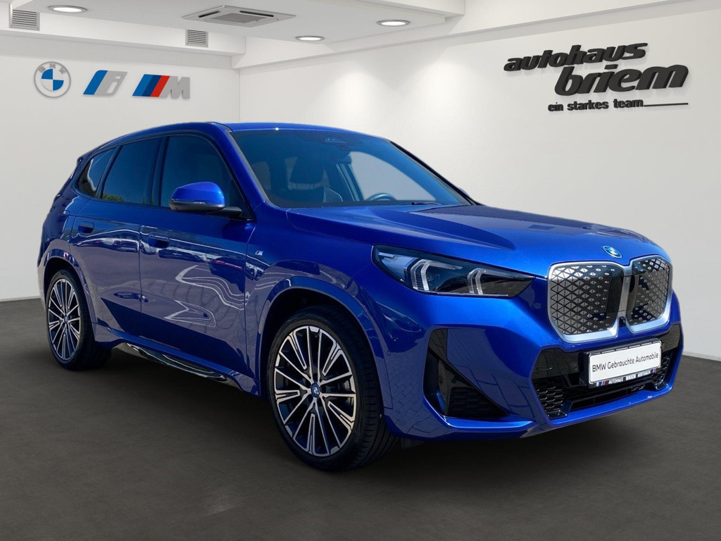 BMW iX1 xDrive30