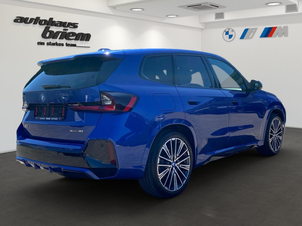 BMW iX1