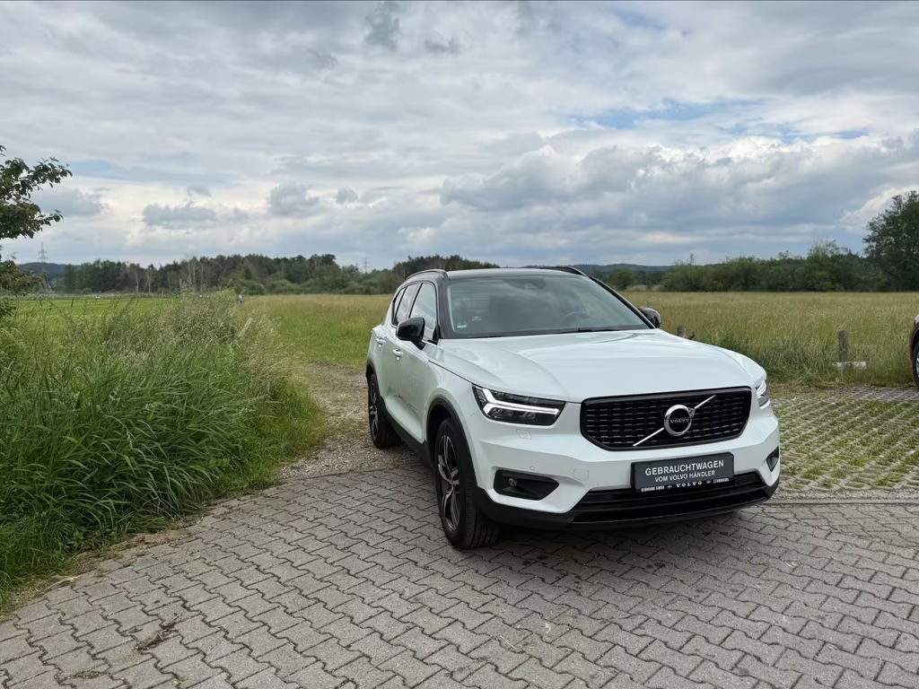 Volvo XC40 R-Design Recharge