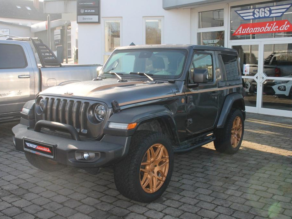 Jeep Wrangler Sahara