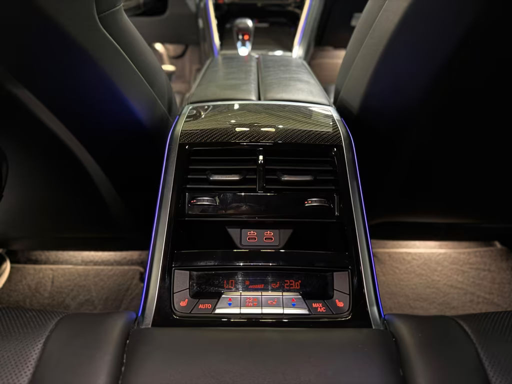 BMW M8