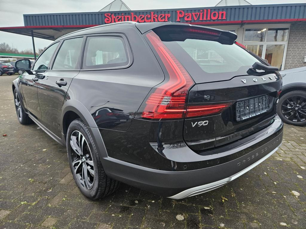 Volvo V90 Cross Country