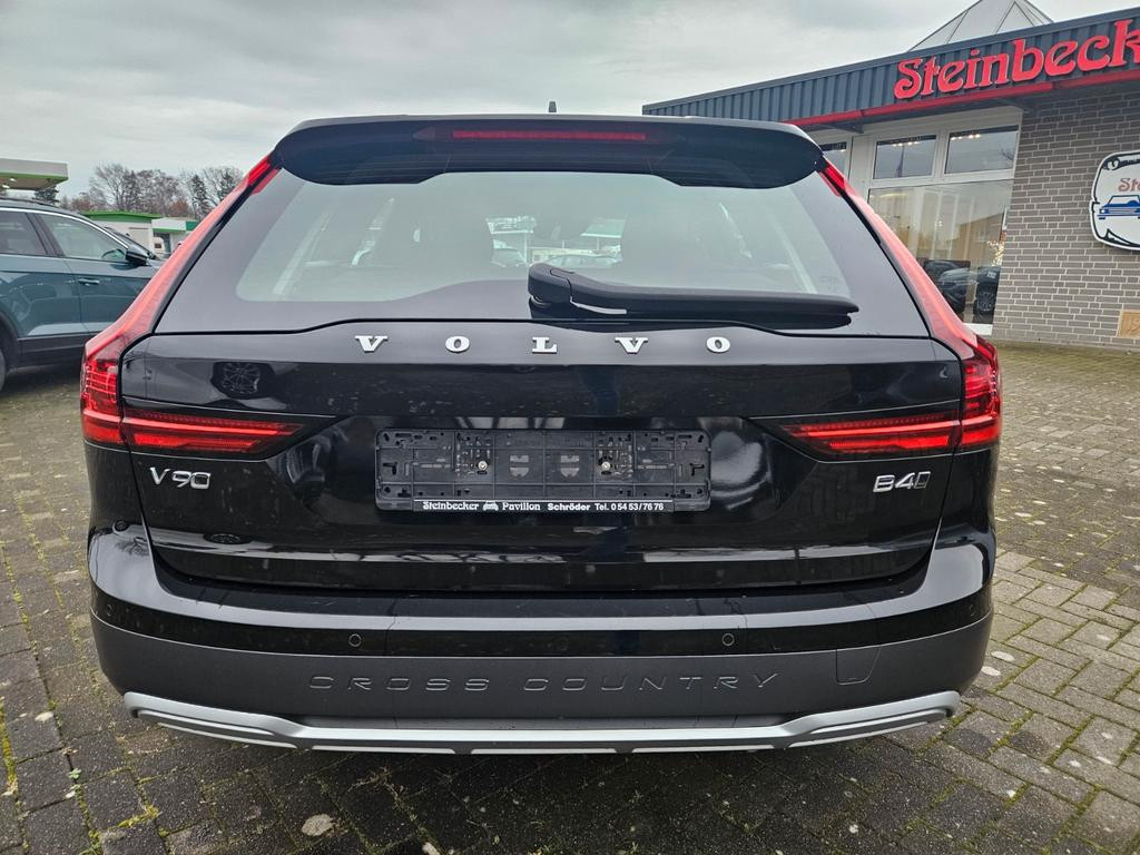 Volvo V90 Cross Country