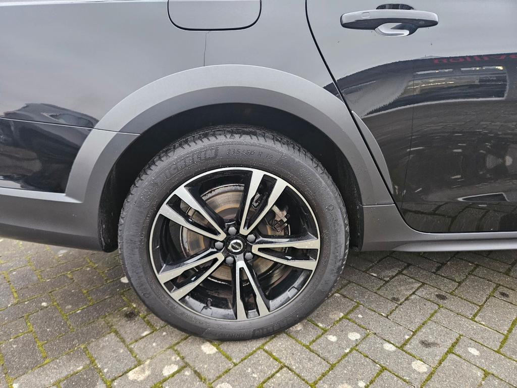 Volvo V90 Cross Country