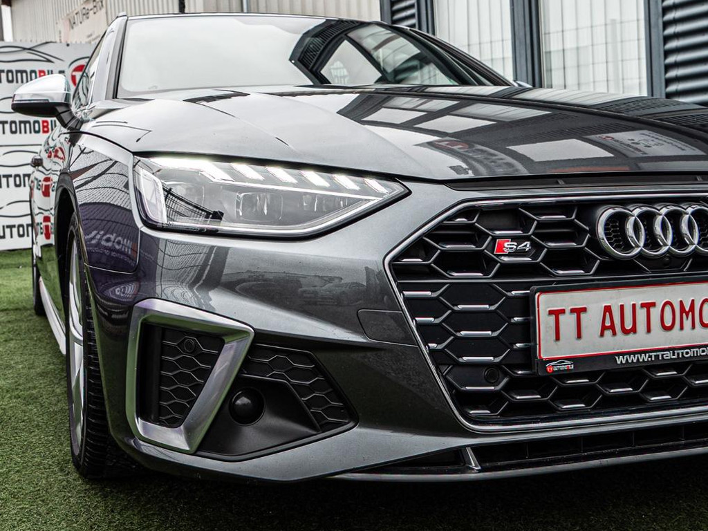 Audi S4