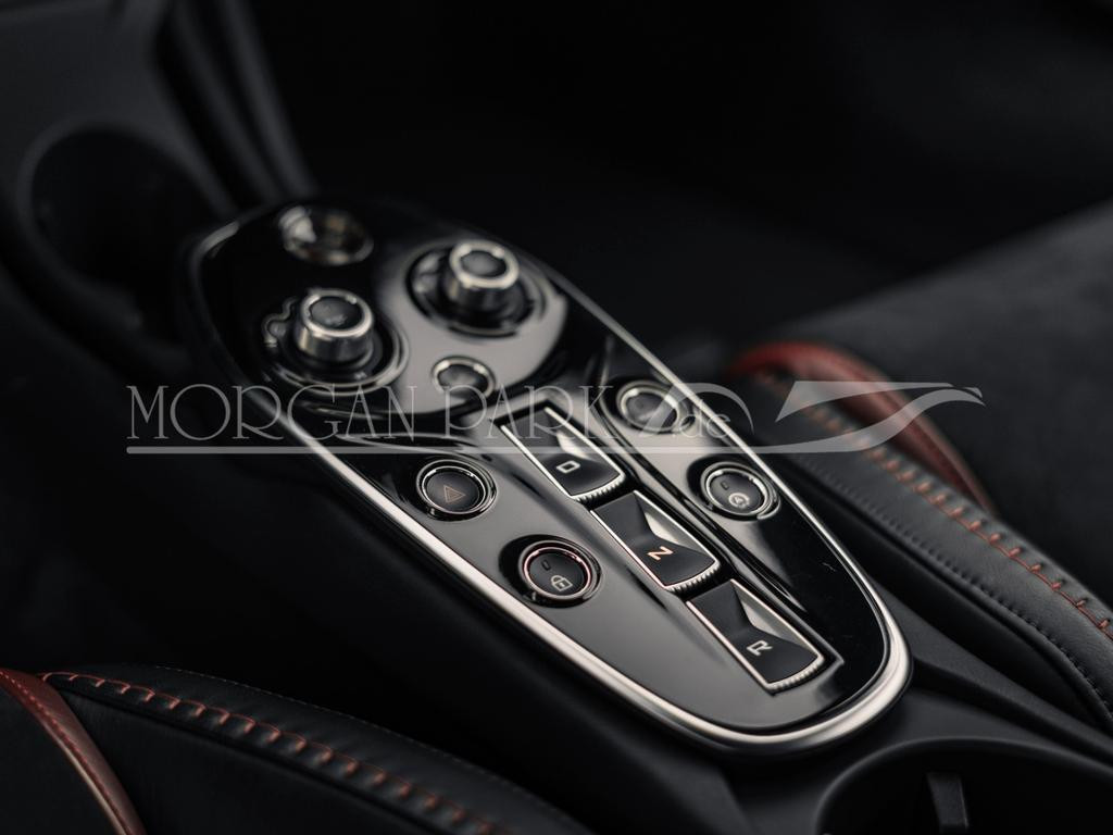McLaren GT