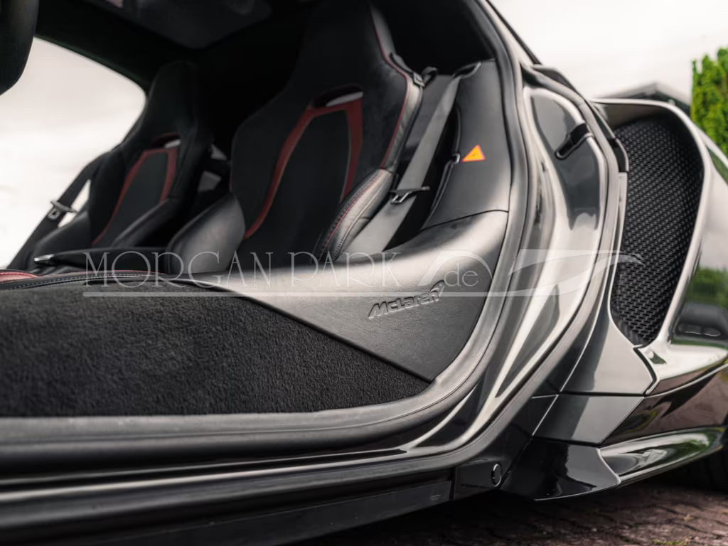 McLaren GT