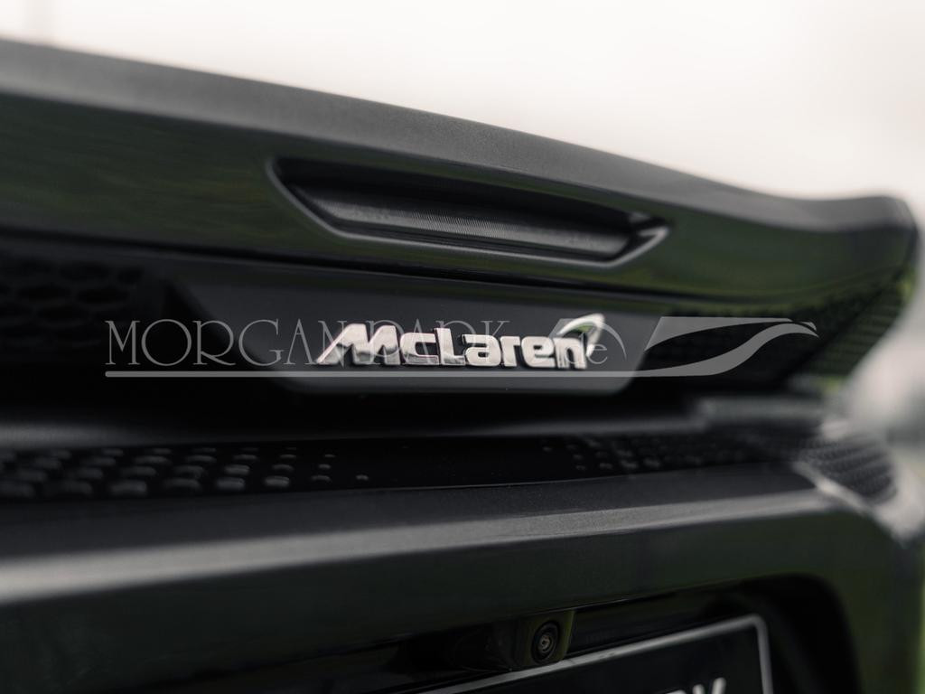 McLaren GT