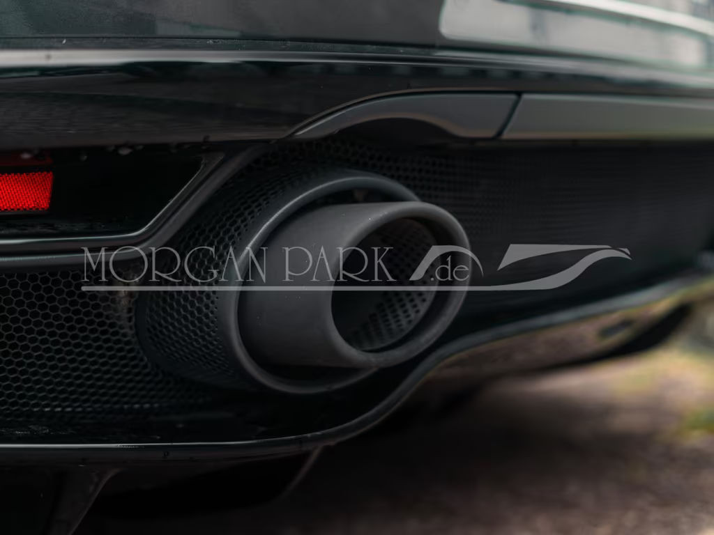 McLaren GT