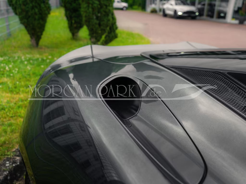 McLaren GT
