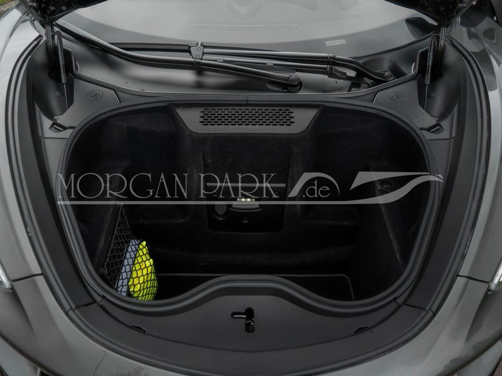 McLaren GT