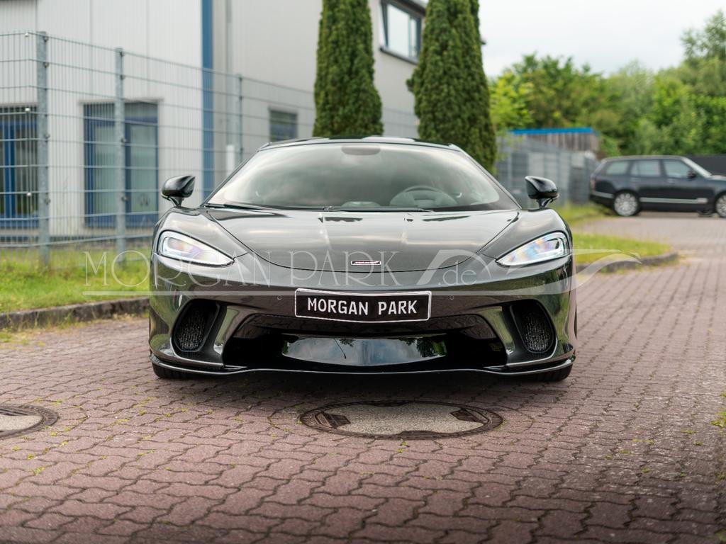 McLaren GT