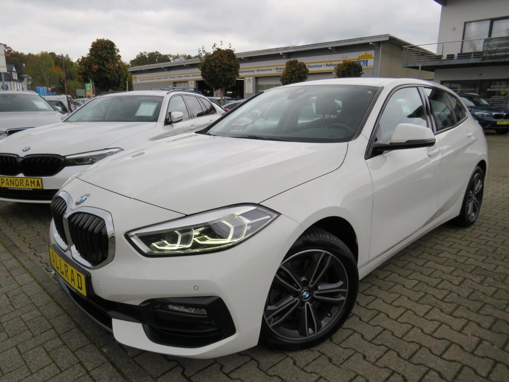 BMW 1 Serie 120 xDrive Sport Line Sedan 120d