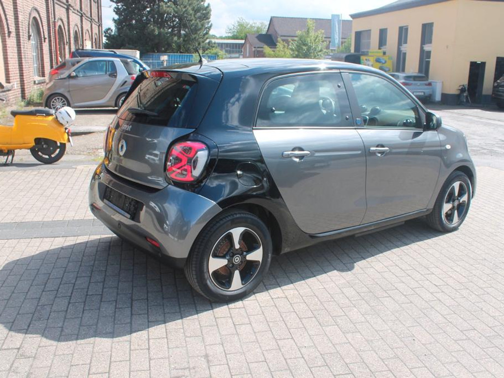 Smart EQ forfour
