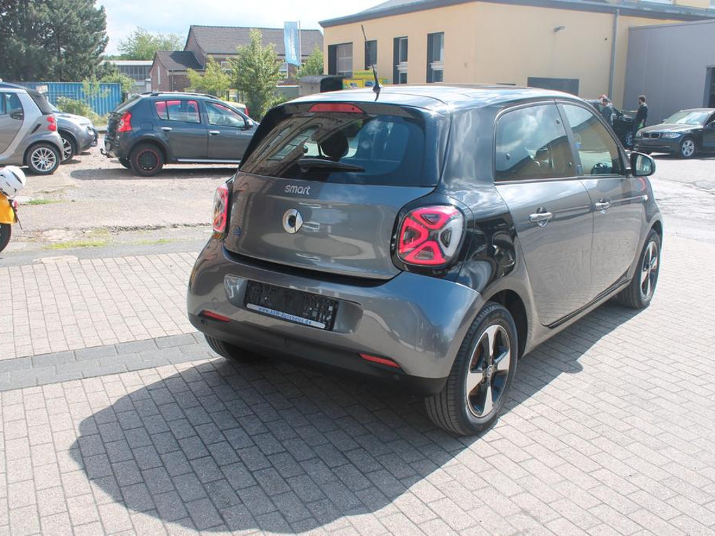 Smart EQ forfour