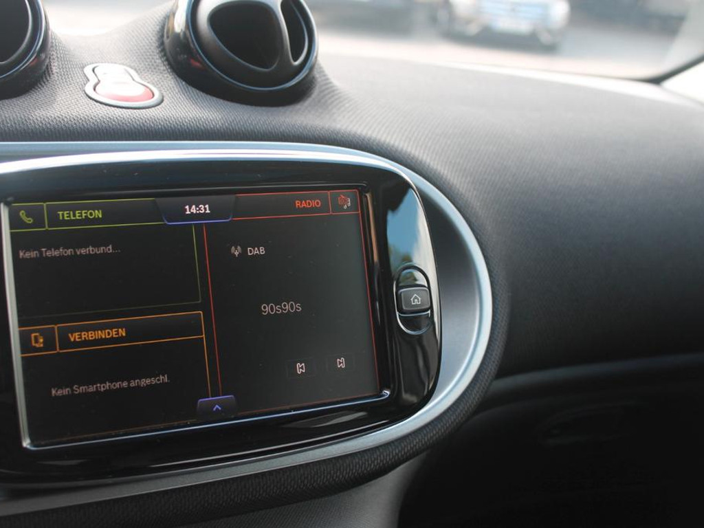 Smart EQ forfour
