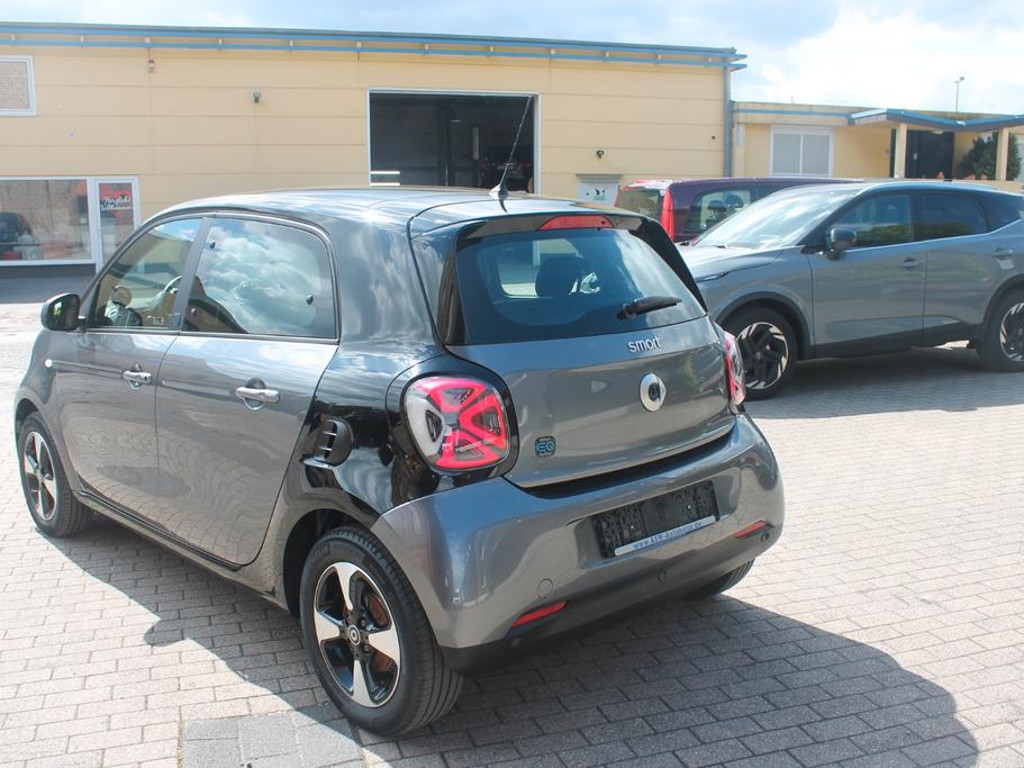 Smart EQ forfour