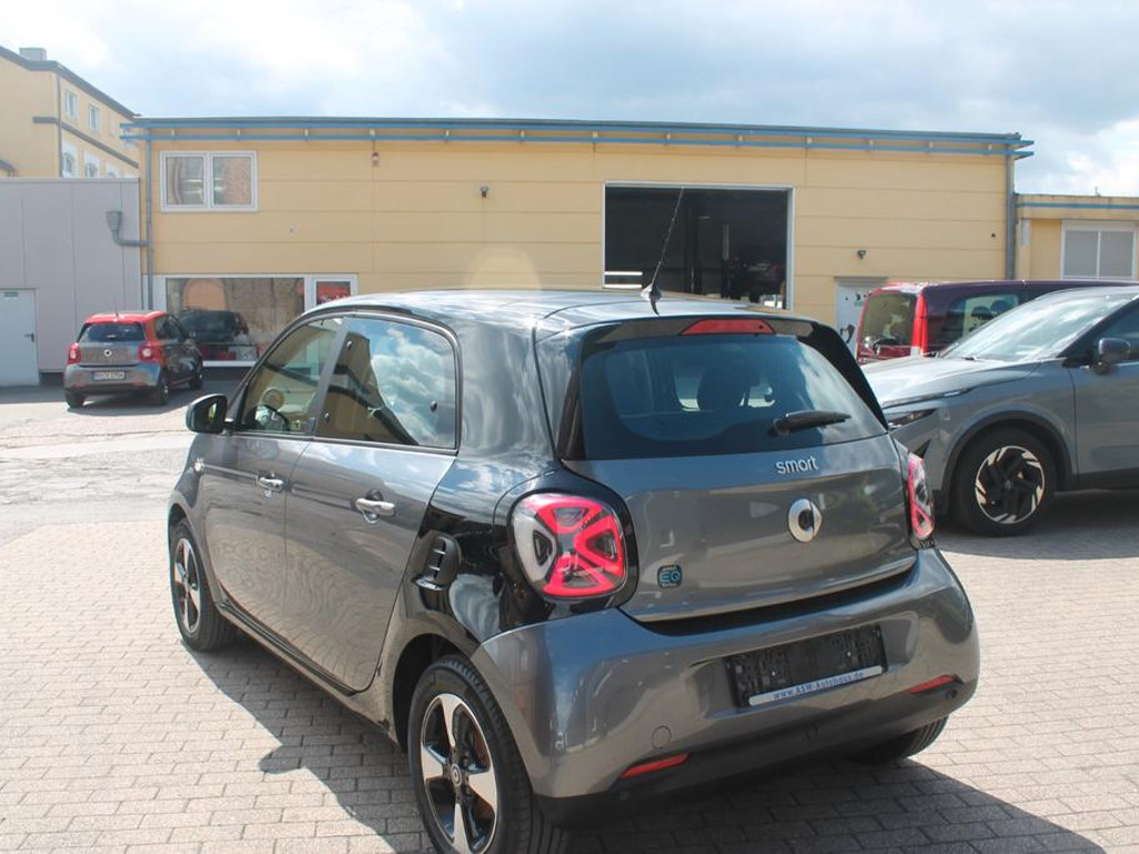 Smart EQ forfour
