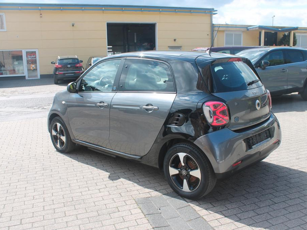 Smart EQ forfour
