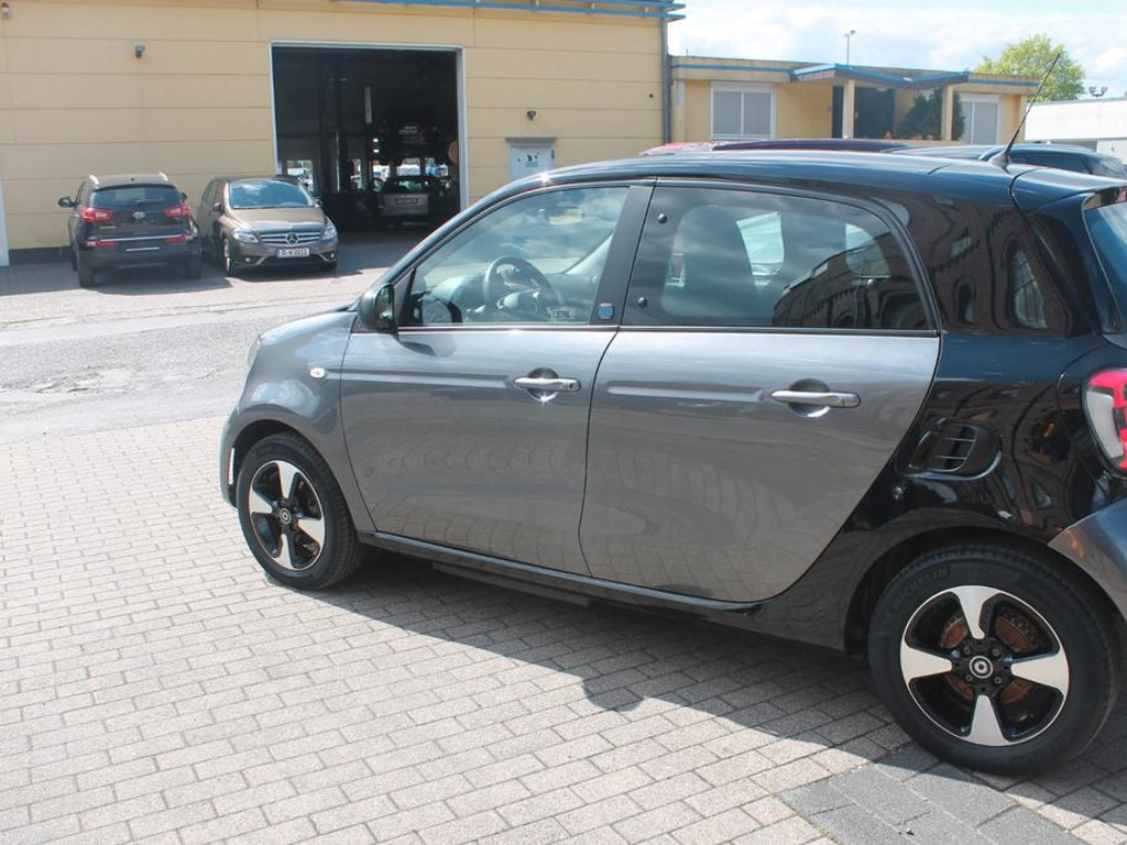 Smart EQ forfour