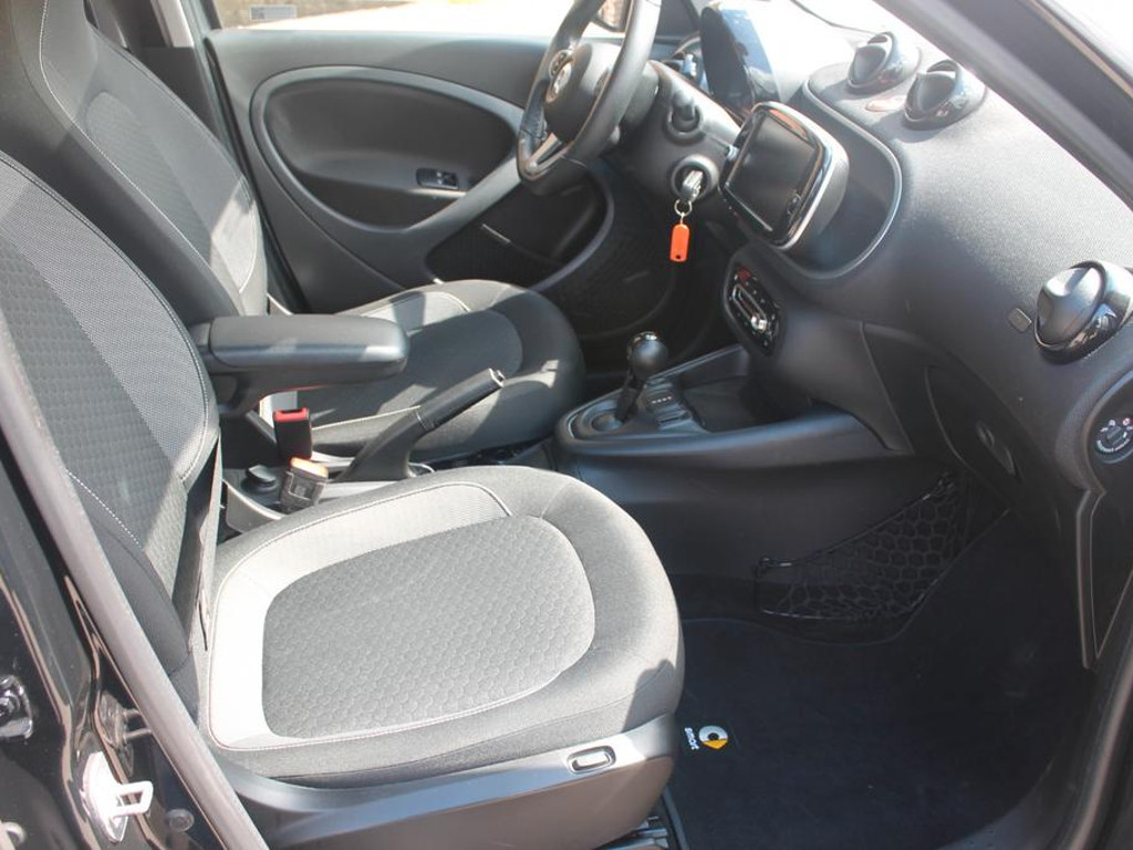 Smart EQ forfour