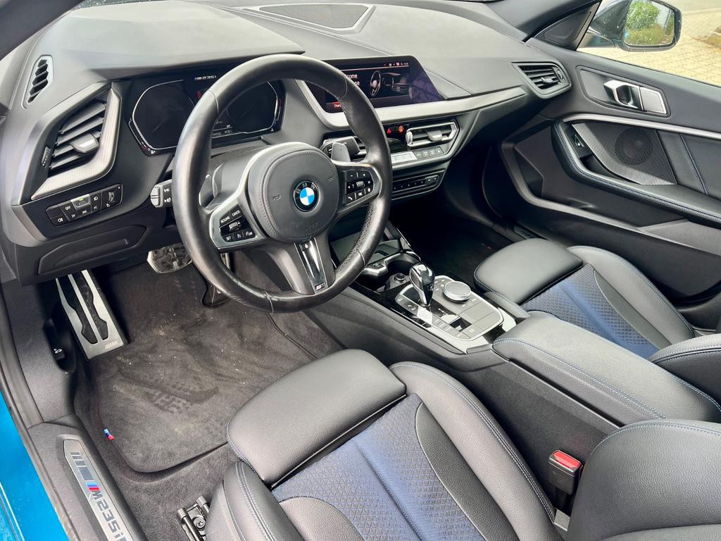 BMW M235