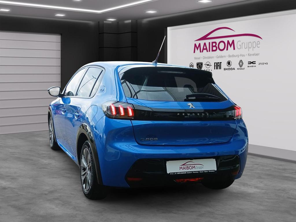 Peugeot e-208
