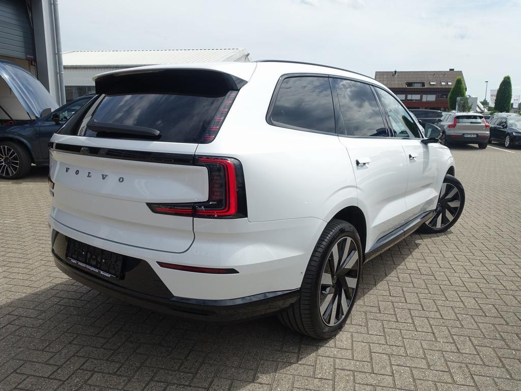 Volvo EX90