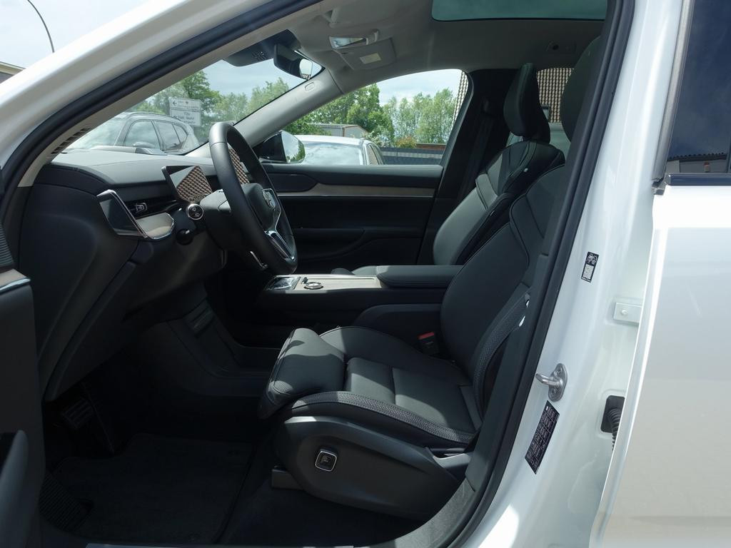 Volvo EX90