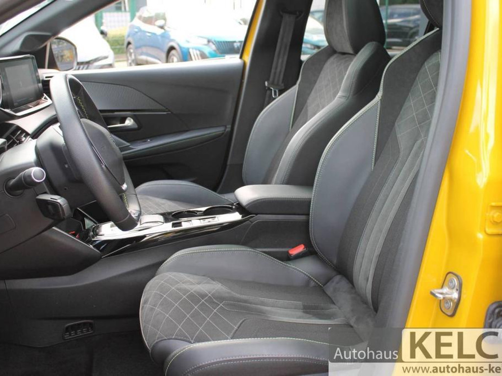 Peugeot e-208