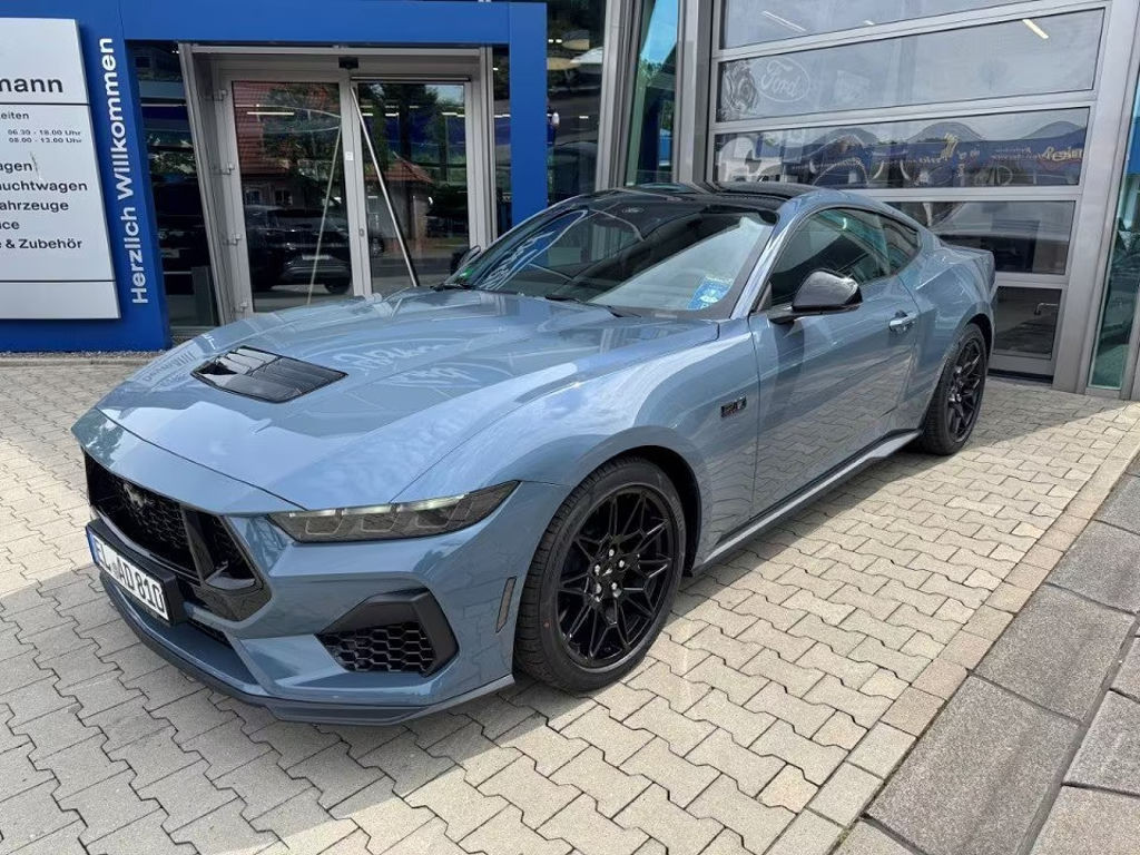 Ford Mustang Fastback GT 5.0 V8