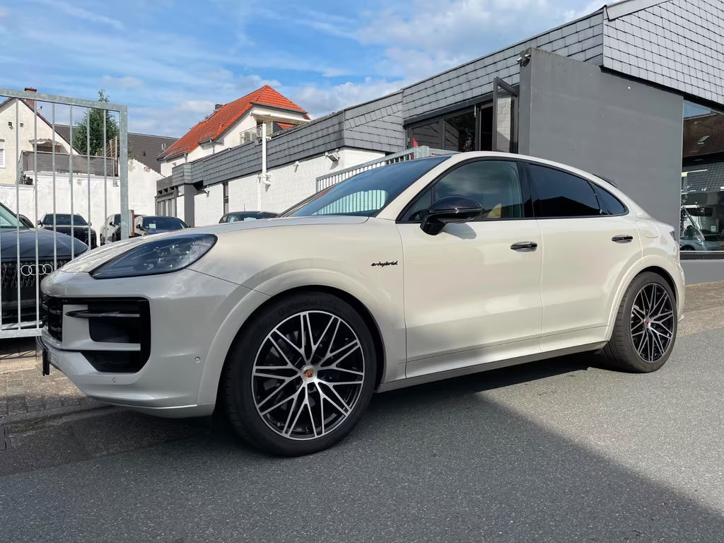 Porsche Cayenne E-Hybrid Coupé Black Edition