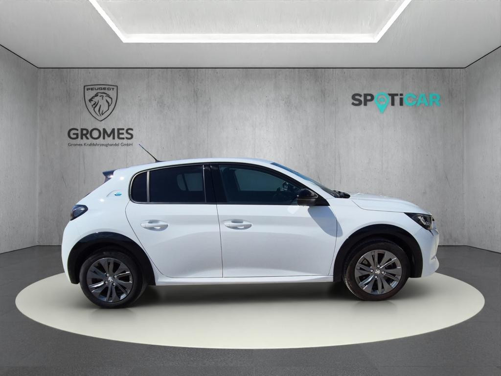 Peugeot e-208