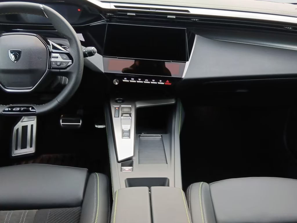 Peugeot e-308