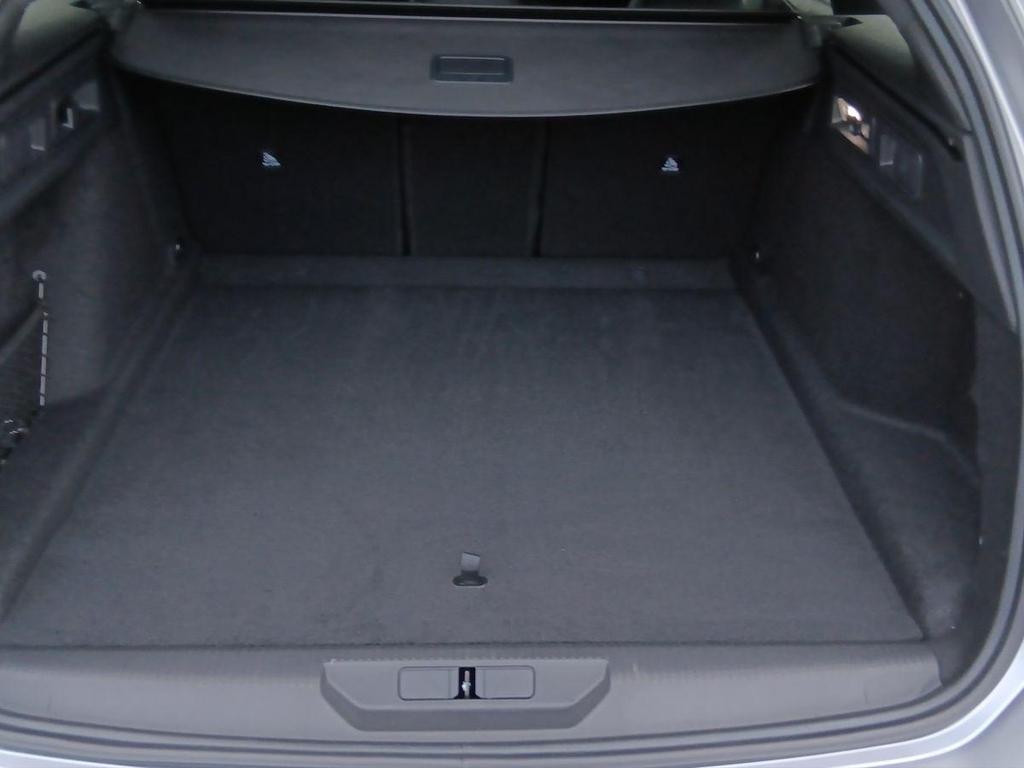 Peugeot e-308