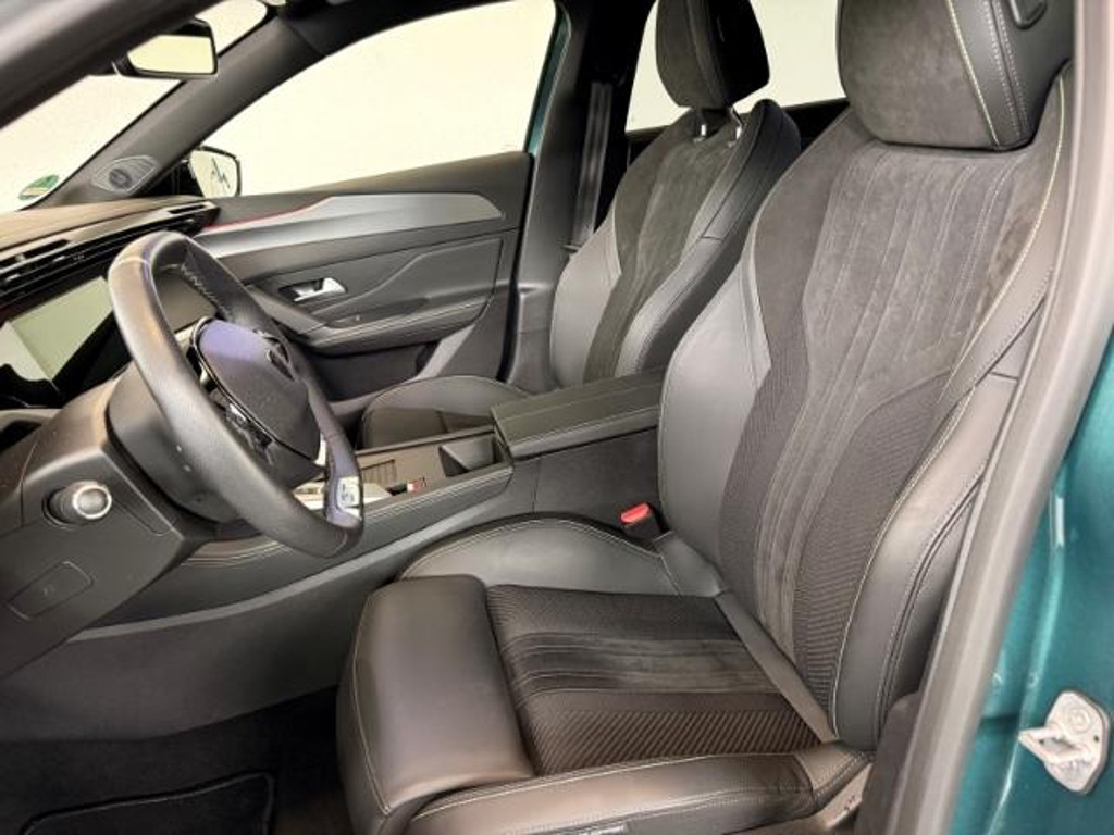 Peugeot e-308