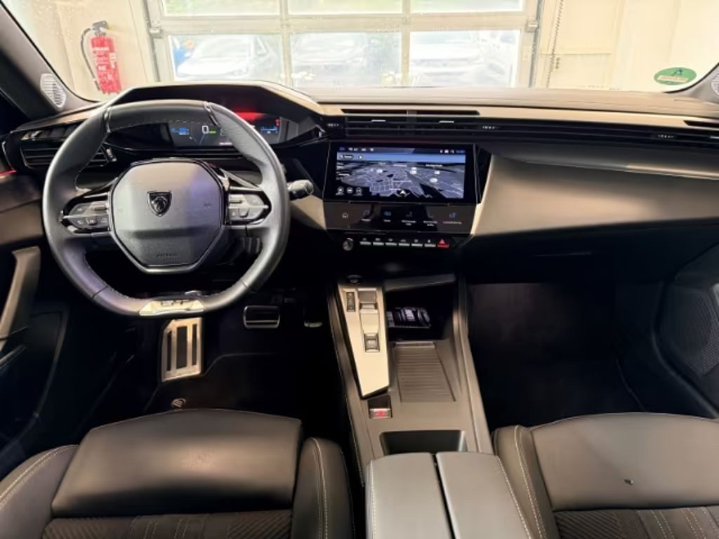 Peugeot e-308