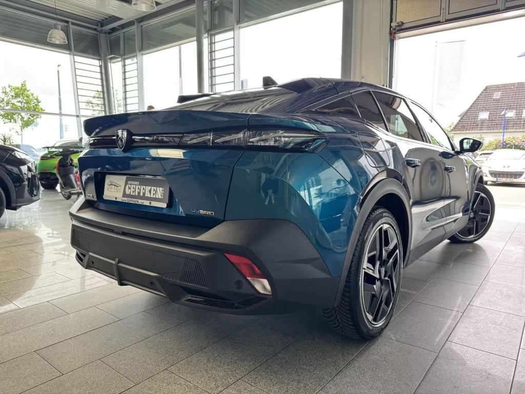 Peugeot 408