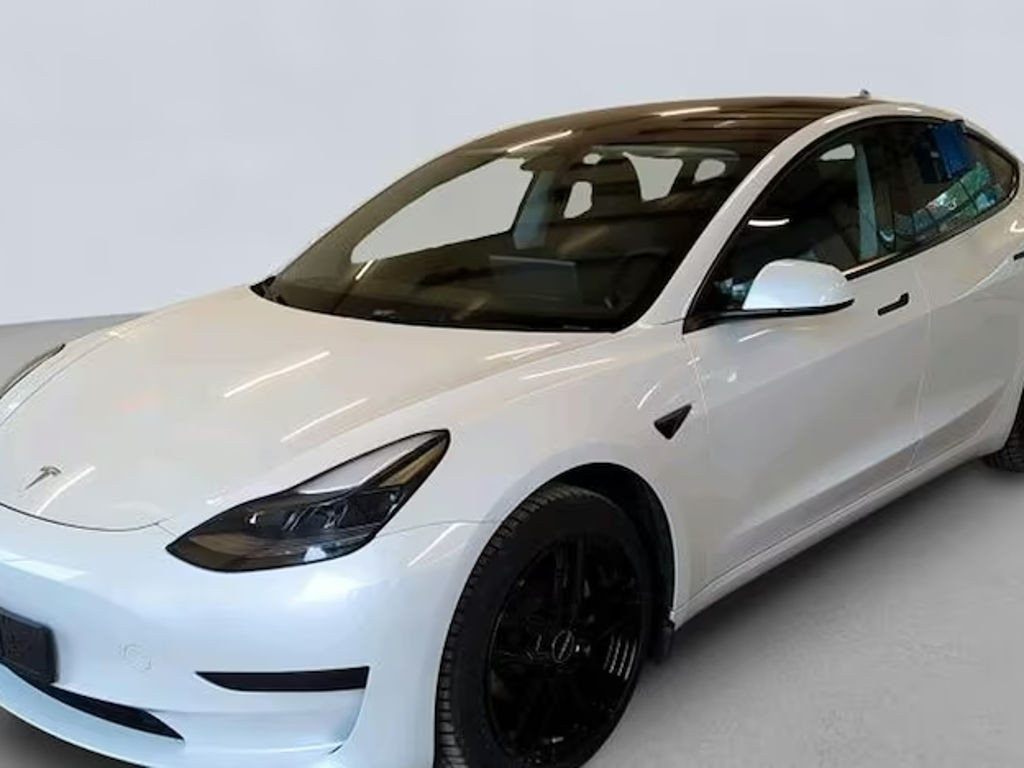 Tesla Model 3 RWD