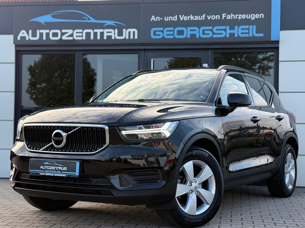 Volvo XC40 Momentum R-Design Core