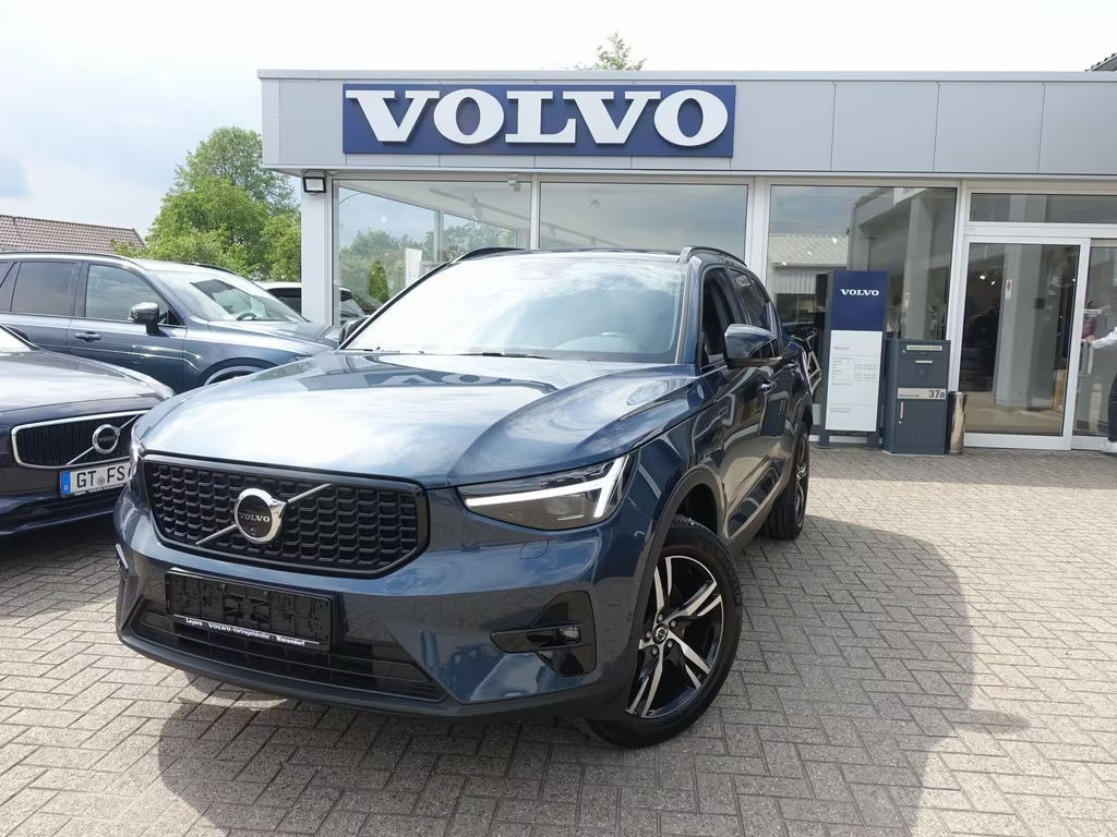 Volvo XC40 Plus Dark