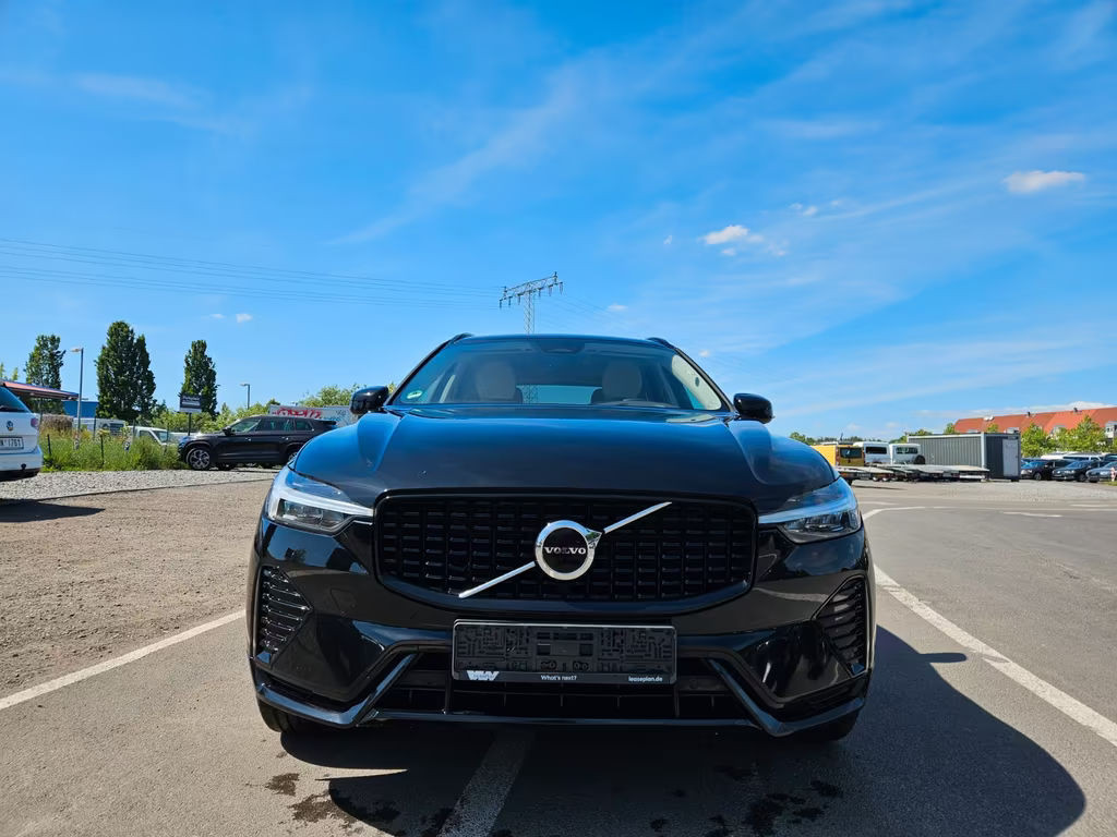 Volvo XC60 Plus Dark