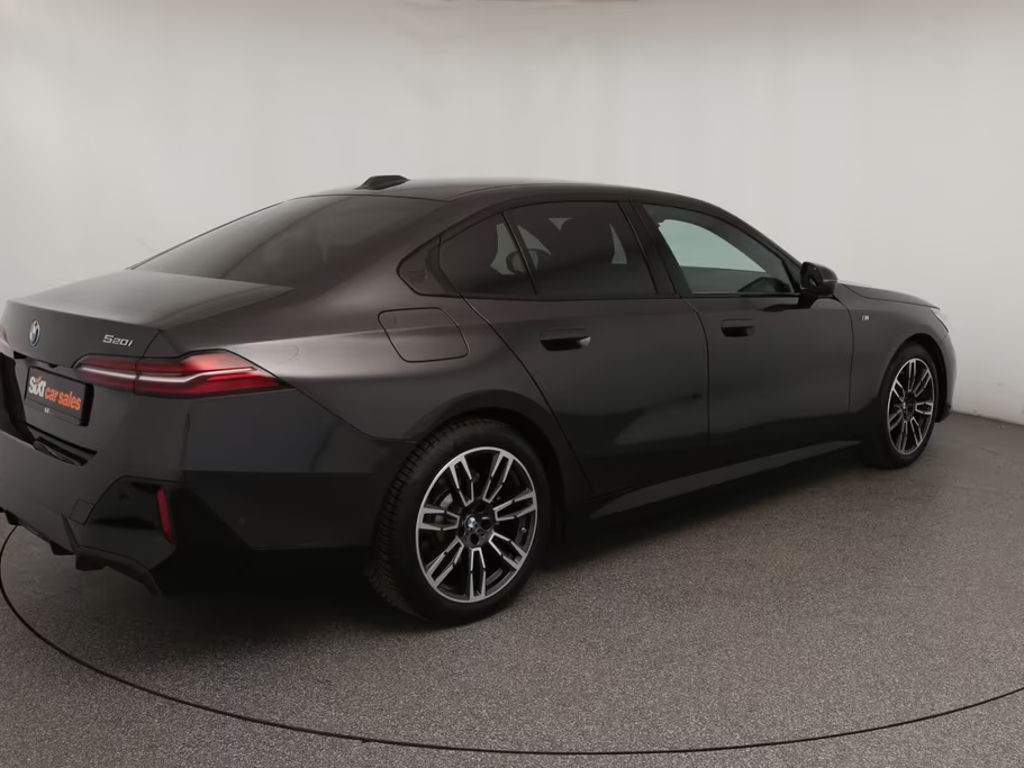BMW 5 Serie 520 M-Sport Sedan 520i