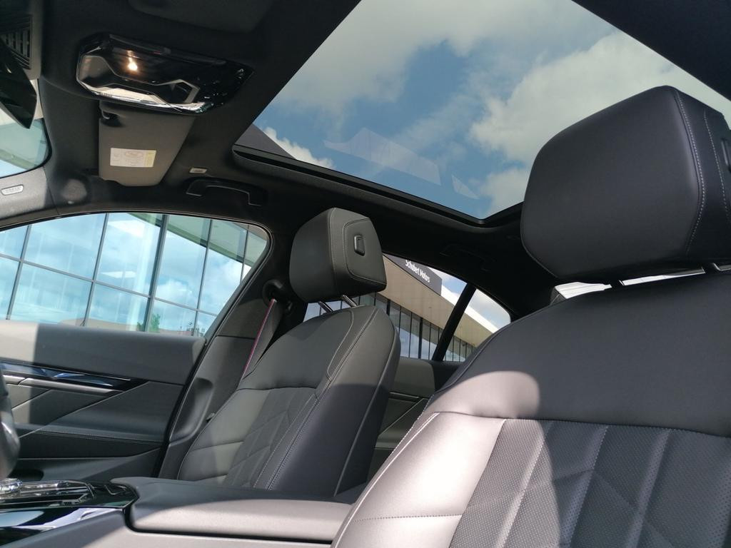BMW i5
