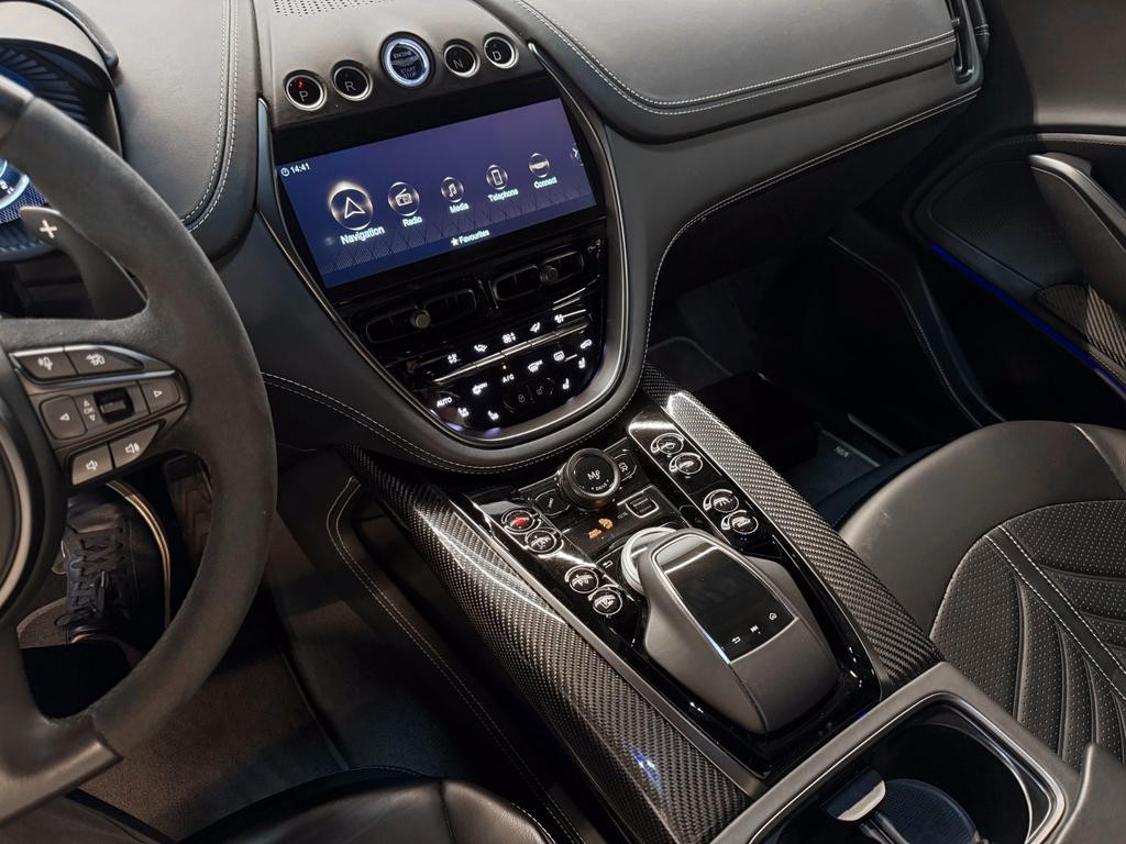 Aston Martin DBX