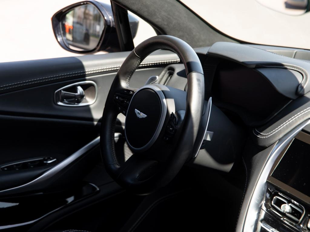 Aston Martin DBX