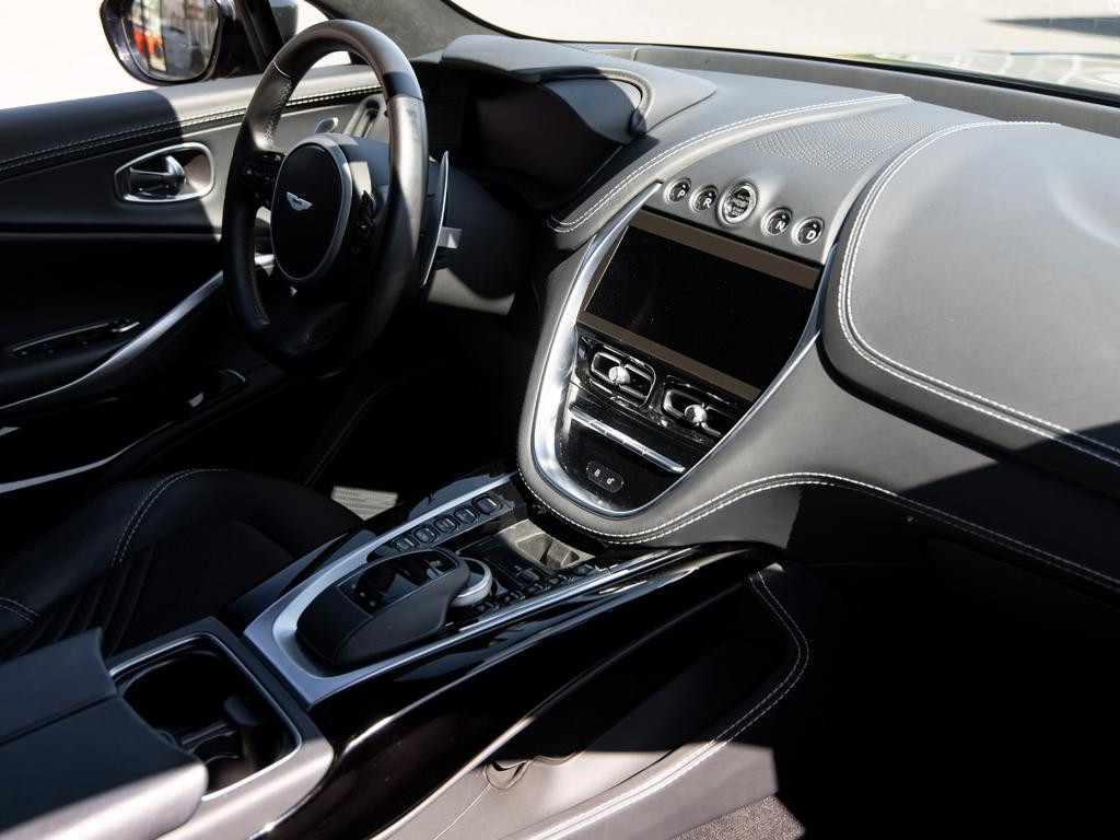 Aston Martin DBX