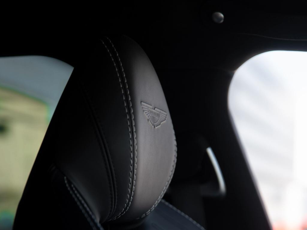 Aston Martin DBX