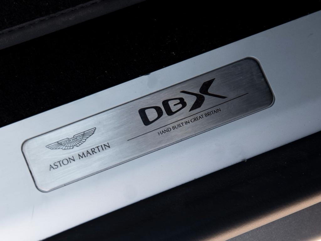 Aston Martin DBX